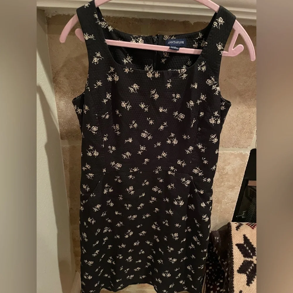 Ann Taylor Black Beige Floral Seersucker Dress Business Career Preppy Feminine 8 - Picture 1 of 9